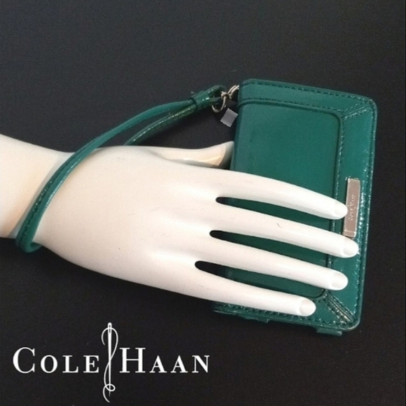 Cole Haan wallet/phone case - Picture 1 of 14